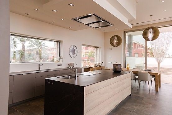 En megler med gode referanser -  SPANIA1.no