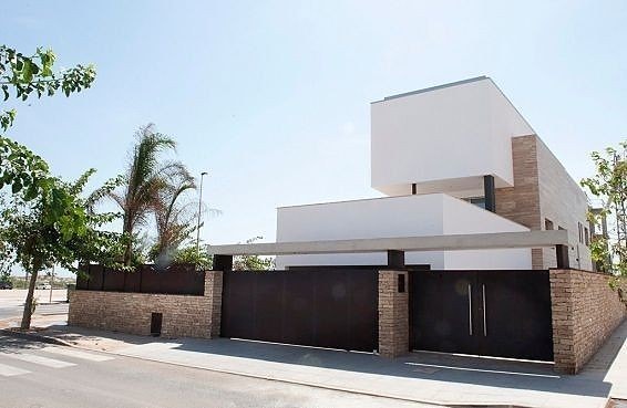 En megler med gode referanser -  SPANIA1.no