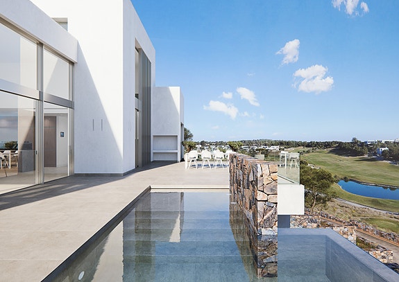 En megler med gode referanser - SPANIA1.no