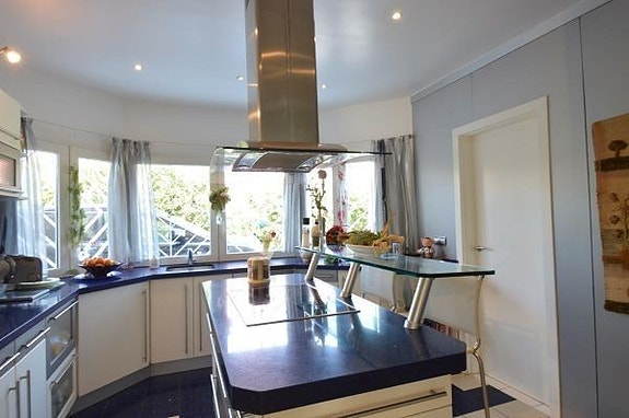 Bruk en megler med gode referanser - se SPANIA1.no