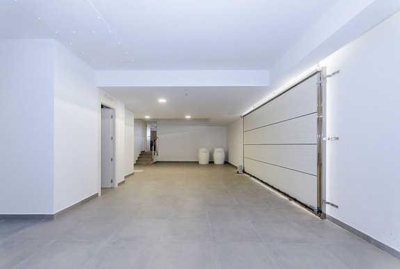 Bruk en megler med gode referanser - se SPANIA1.no