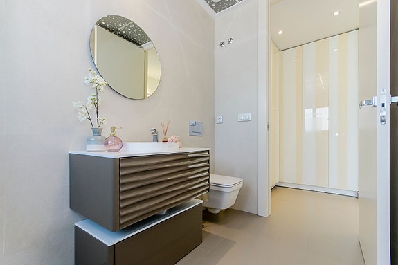 Bruk en megler med gode referanser - se SPANIA1.no