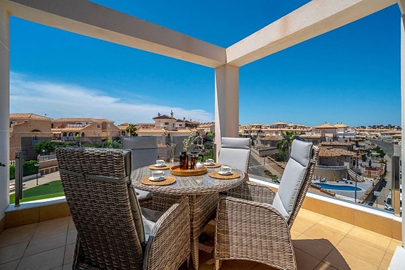 En megler med gode referanser -  SPANIA1.no