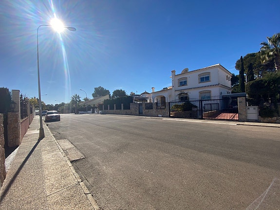 En megler med gode referanser - SPANIA1.no