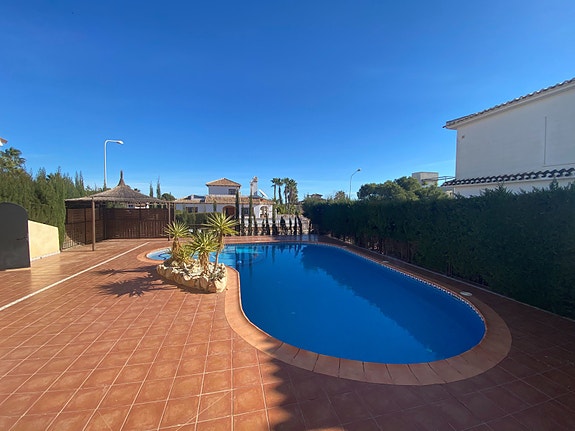 En megler med gode referanser - SPANIA1.no