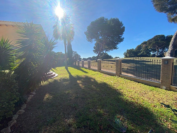 En megler med gode referanser - SPANIA1.no