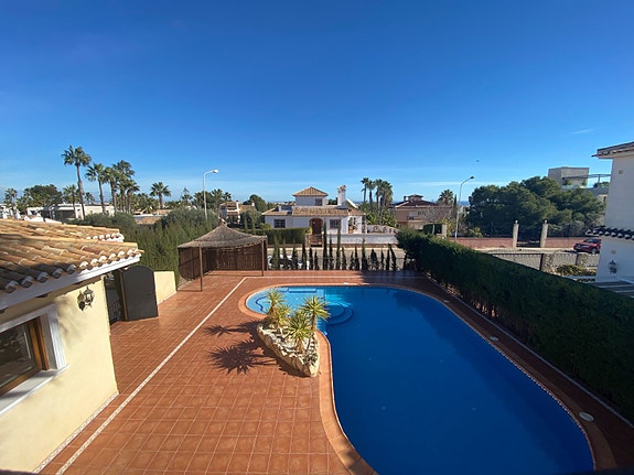 En megler med gode referanser - SPANIA1.no