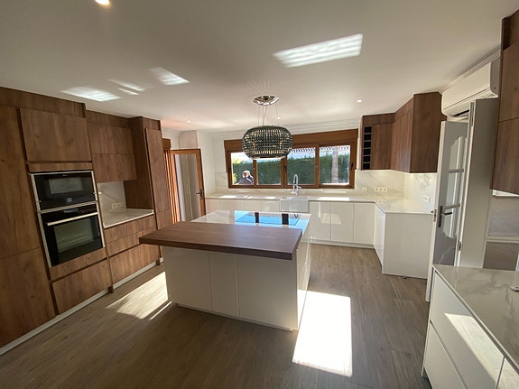 En megler med gode referanser - SPANIA1.no