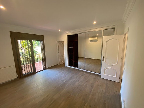 En megler med gode referanser - SPANIA1.no