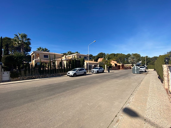 En megler med gode referanser - SPANIA1.no