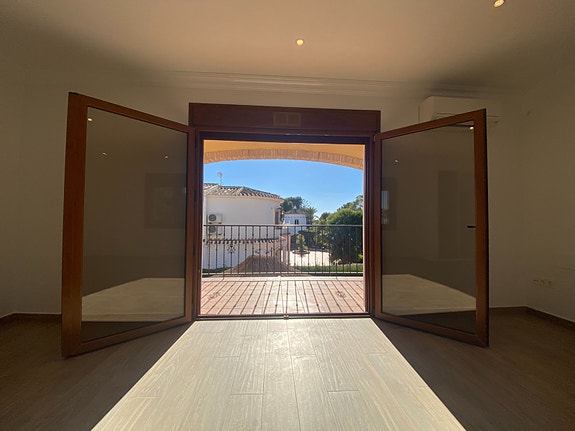 En megler med gode referanser - SPANIA1.no