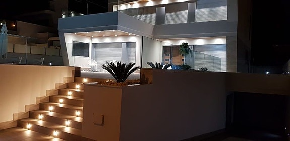 En megler med gode referanser - SPANIA1.no