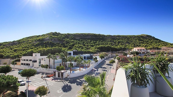 En megler med gode referanser - SPANIA1.no