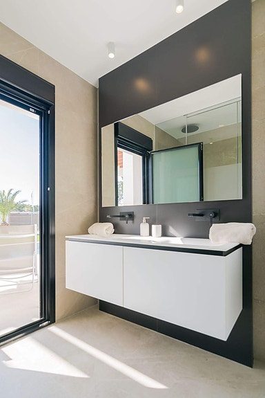 En megler med gode referanser - SPANIA1.no