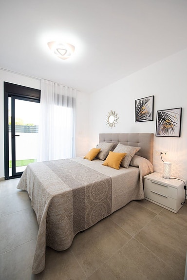 En megler med gode referanser -  SPANIA1.no