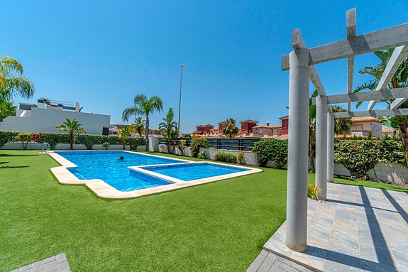 En megler med gode referanser -  SPANIA1.no