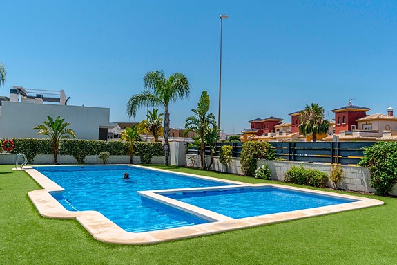 En megler med gode referanser -  SPANIA1.no