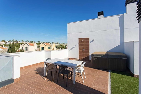 En megler med gode referanser - SPANIA1.no