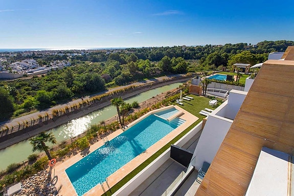 En megler med gode referanser - SPANIA1.no