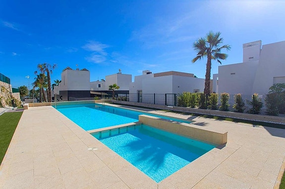 En megler med gode referanser - SPANIA1.no