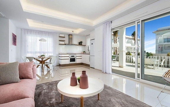 En megler med gode referanser -  SPANIA1.no