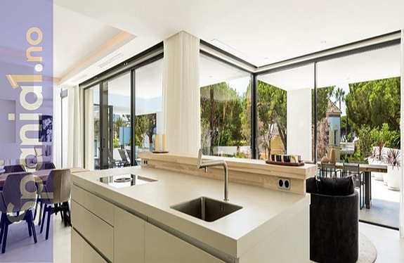 En megler med gode referanser - SPANIA1.no