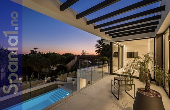 En megler med gode referanser - SPANIA1.no