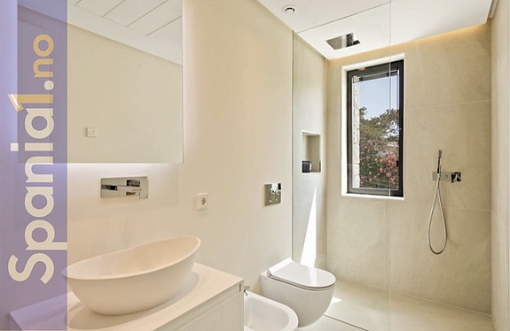 En megler med gode referanser - SPANIA1.no