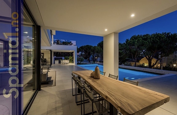 En megler med gode referanser - SPANIA1.no