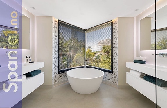 En megler med gode referanser - SPANIA1.no