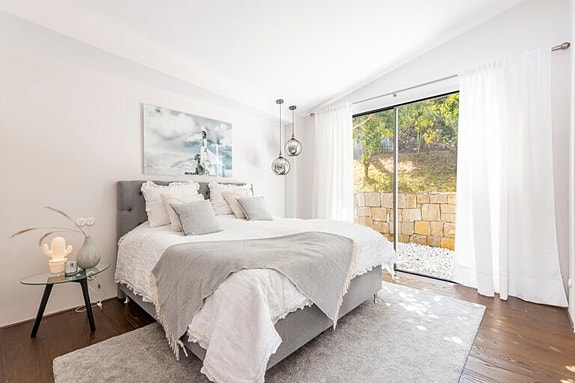 En megler med gode referanser - SPANIA1.no