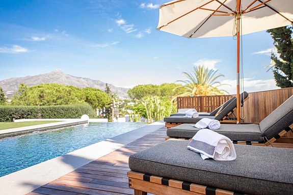 En megler med gode referanser - SPANIA1.no