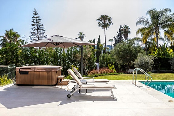 En megler med gode referanser - SPANIA1.no