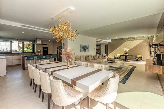 En megler med gode referanser - SPANIA1.no