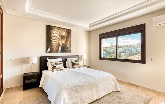 En megler med gode referanser - SPANIA1.no