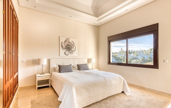 En megler med gode referanser - SPANIA1.no