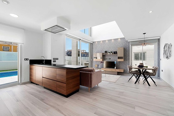 Bruk en megler med gode referanser - se SPANIA1.no