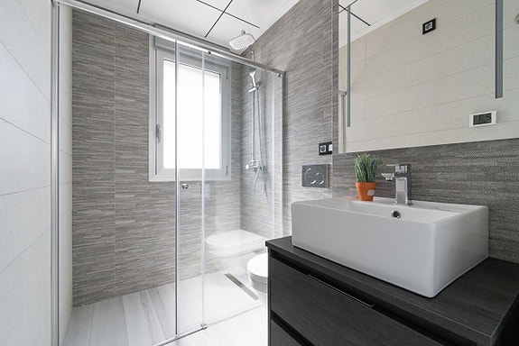 Bruk en megler med gode referanser - se SPANIA1.no