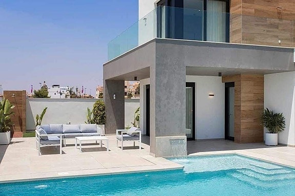 En megler med gode referanser - SPANIA1.no