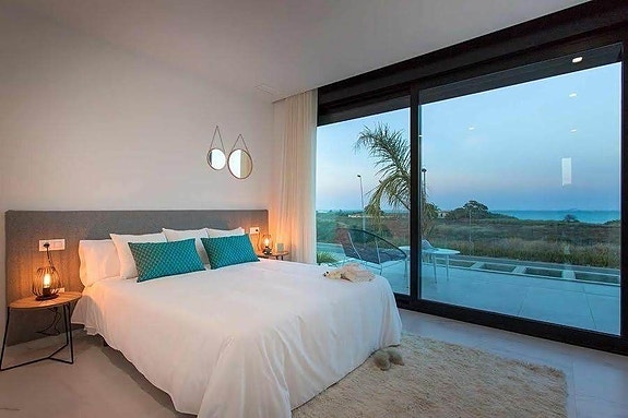 En megler med gode referanser - SPANIA1.no