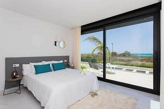 En megler med gode referanser - SPANIA1.no