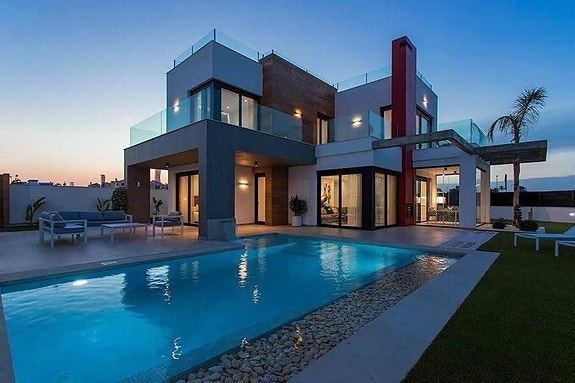 En megler med gode referanser - SPANIA1.no