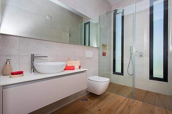 En megler med gode referanser - SPANIA1.no