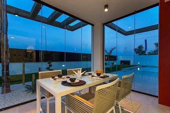 En megler med gode referanser - SPANIA1.no