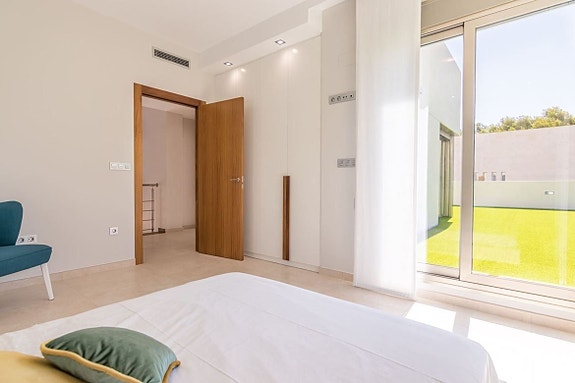 Bruk en megler med gode referanser - se SPANIA1.no