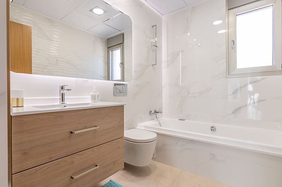 Bruk en megler med gode referanser - se SPANIA1.no