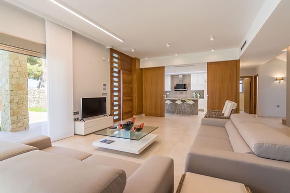 Bruk en megler med gode referanser - se SPANIA1.no