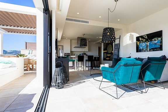 En megler med gode referanser - SPANIA1.no