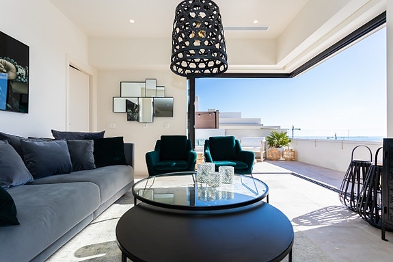 En megler med gode referanser - SPANIA1.no