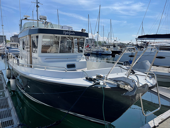 Targa 32 med 2x Yanmar 260 og hydrauliske drev